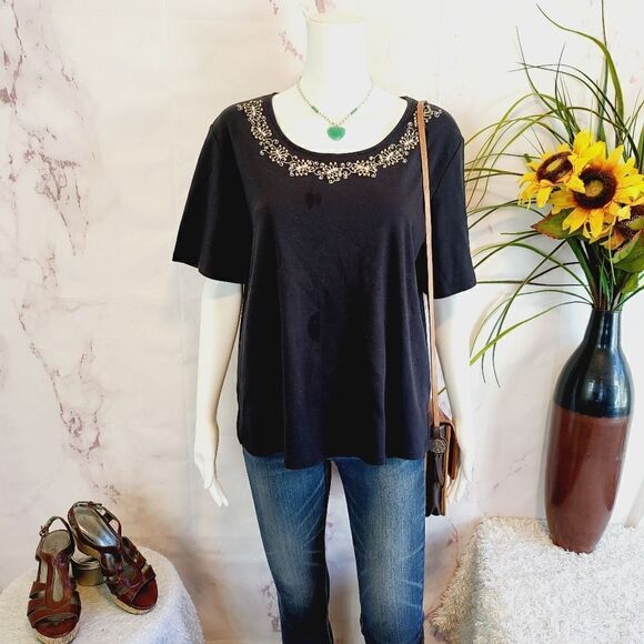 Draper's and Damon's embroidered beaded neckline top - Picture 1 of 7